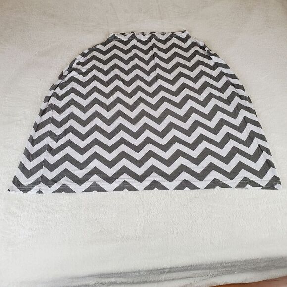 Itzy Ritzy 4 in 1 Chevron Print Nurser & Scarf One Size - Picture 6 of 8